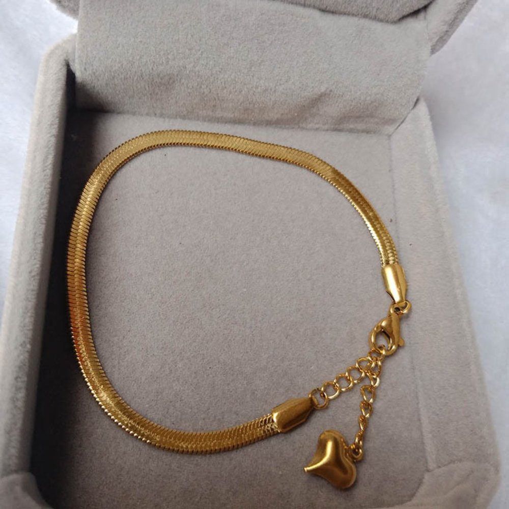 Heart Snake Chain Bracelet - Picture 2 of 9